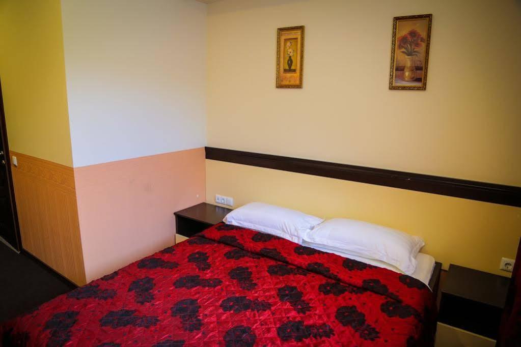 Hotel Mildom Express Almaty Exterior foto